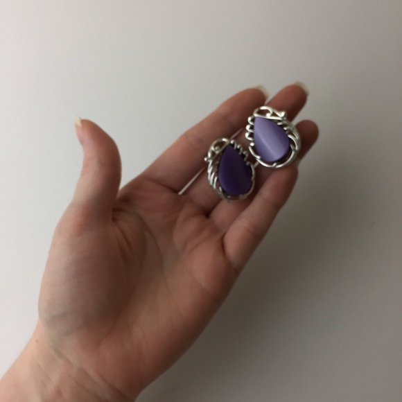 Vintage Purple Teardrop Silver Clip On Earrings - Picture 5 of 8